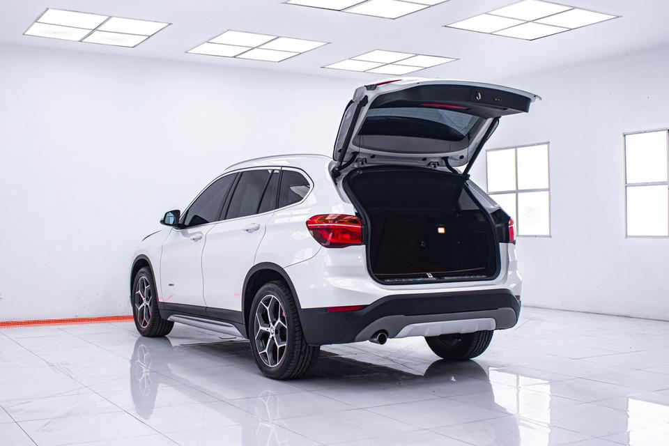 รหัสรถ 1D081 💥 รถหรูเข้าใหม่! BMW X1 SDRIVE18i XLINE 1.5 ปี 2017 💥
