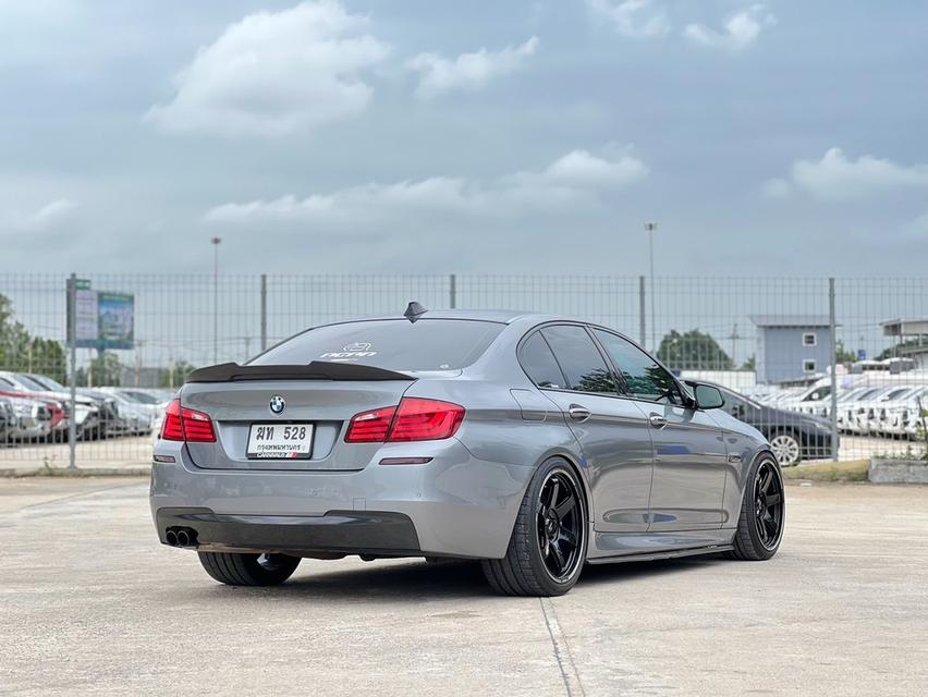 รหัสรถ JRS528 Bmw Series 5 (F10) 528i ปี 2012 สีเทา ทรงซิ่ง