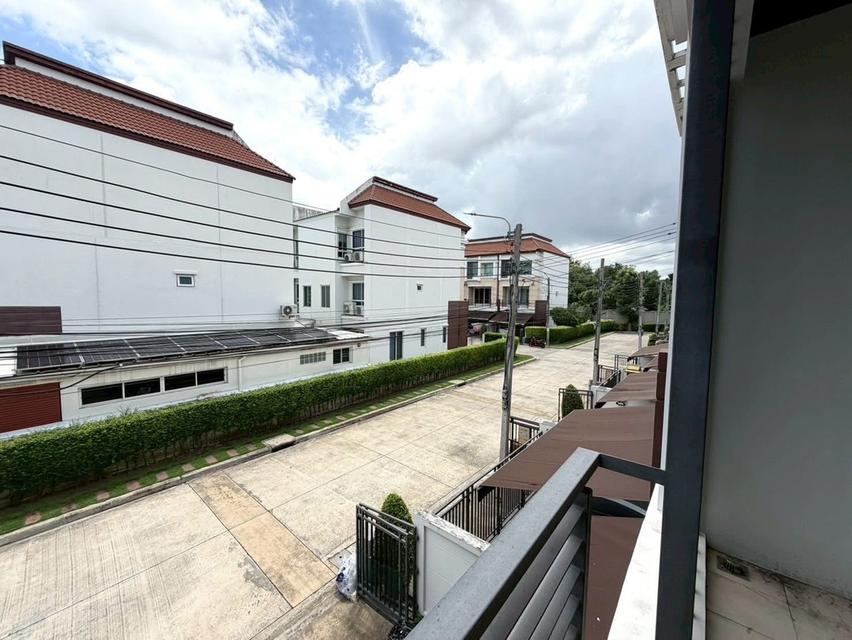 ขาย/เช่า ทาวน์โฮม 3 ชั้น บ้านกลางเมือง เกษตร-นวมินทร์ (Baan Klang Muang Kaset - Nawamin) ทำเลดี ใจกลางเมือง เดินทางสะดวก ใกล้แฟชั่นไอส์แลนด์ 12