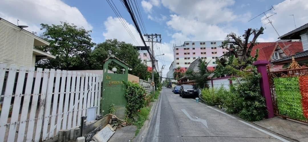 ที่ดินพร้อมสิ่งปลูกสร้าง แปลงมุมริมถนนรามคำแหง24 เหมาะแก่การลงทุน 4