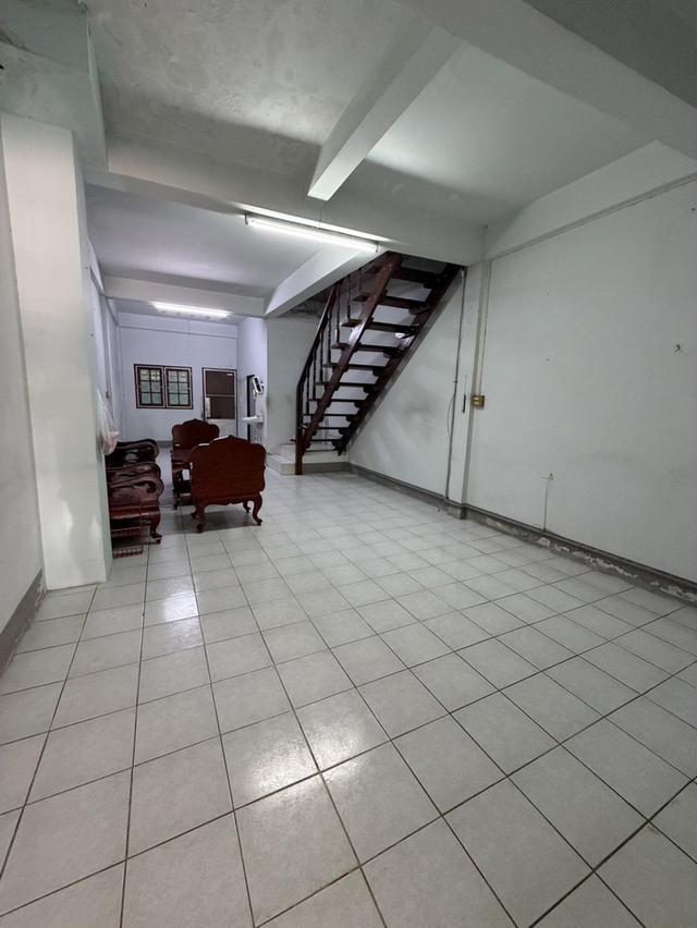 ทาวเฮ้าส์ 2 ชั้น 2 ห้องนอน 2 ห้องน้ำ 4