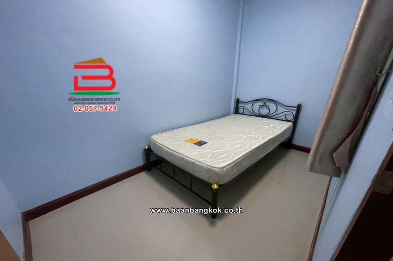 ทาวน์โฮม 2 ชั้น เนื้อที่ 20 ตร.ว. หมู่บ้านตะวันทอง 3 ซอย 2 (ซอยเพชรเกษม 69) ถนนเพชรเกษม แขวงหนองแขม เขตหนองแขม 14