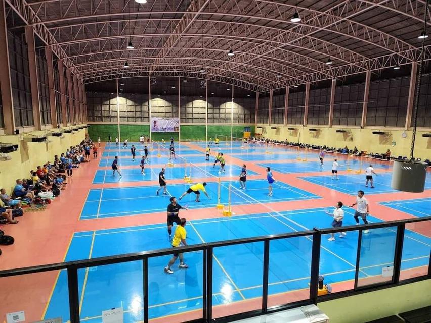 S.W.คอร์ท สนามแบดมินตัน คอร์ทติดแอร์ และพัดลม