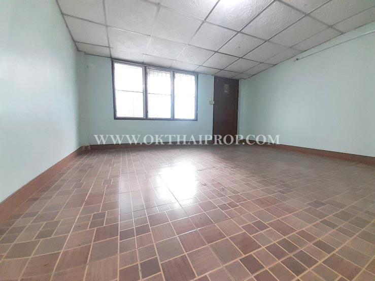 ทาวน์เฮ้าส์ 2 ชั้น หมู่บ้านลานทอง ติวานนท์-ปากเกร็ด นนทบุรี 8