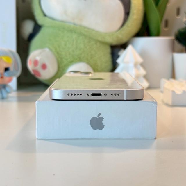 iPhone 13 3
