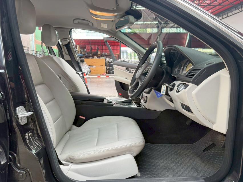 Mercedes-Benz C200 1.8 Avantgarde ปี2011 รถบ้านแท้ สวยสภาพดี 11