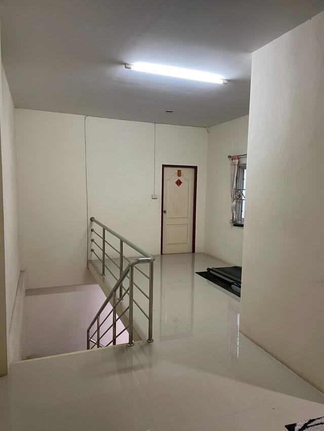 ขายอาหารพานิช 2 ชั้นติดถนน 9