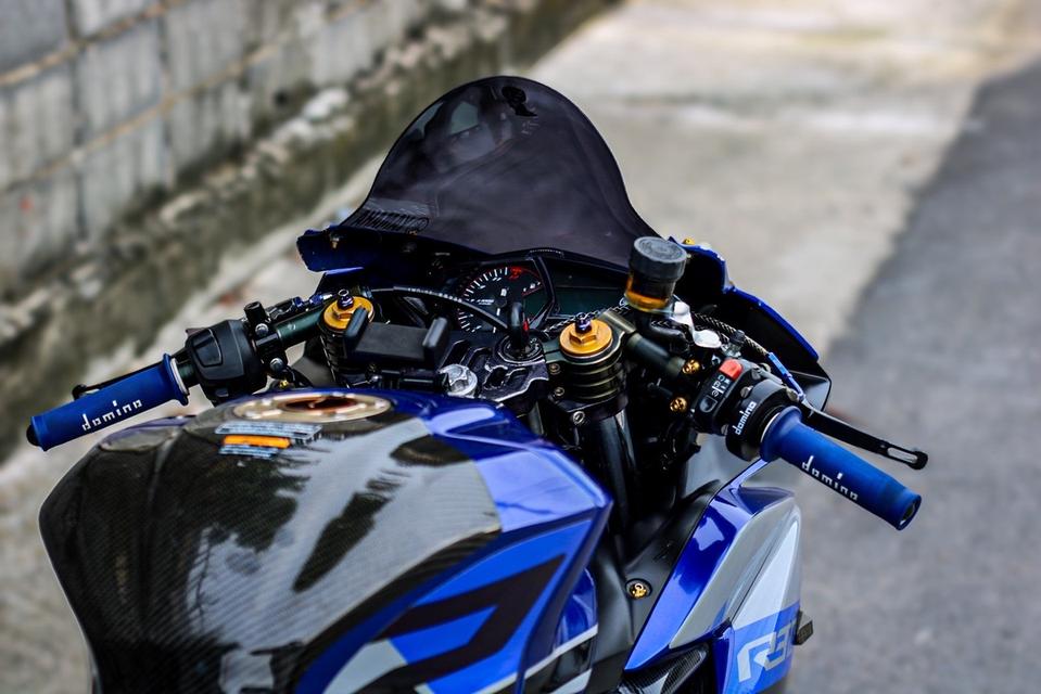 R3 Yamaha 8