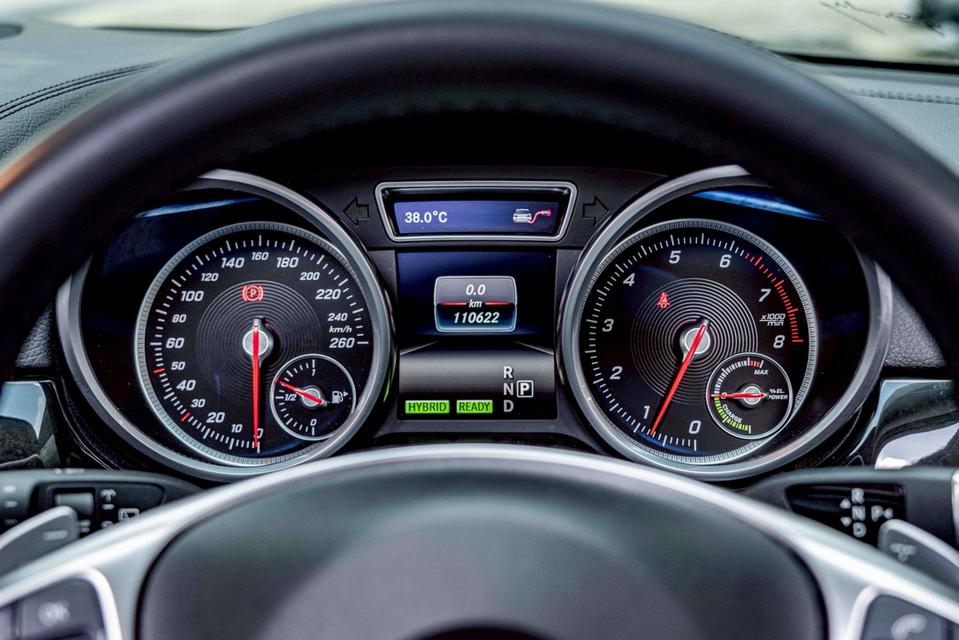 รหัสรถ NP2332 Mercedes-Benz GLE 500e AMG 4MATIC 16