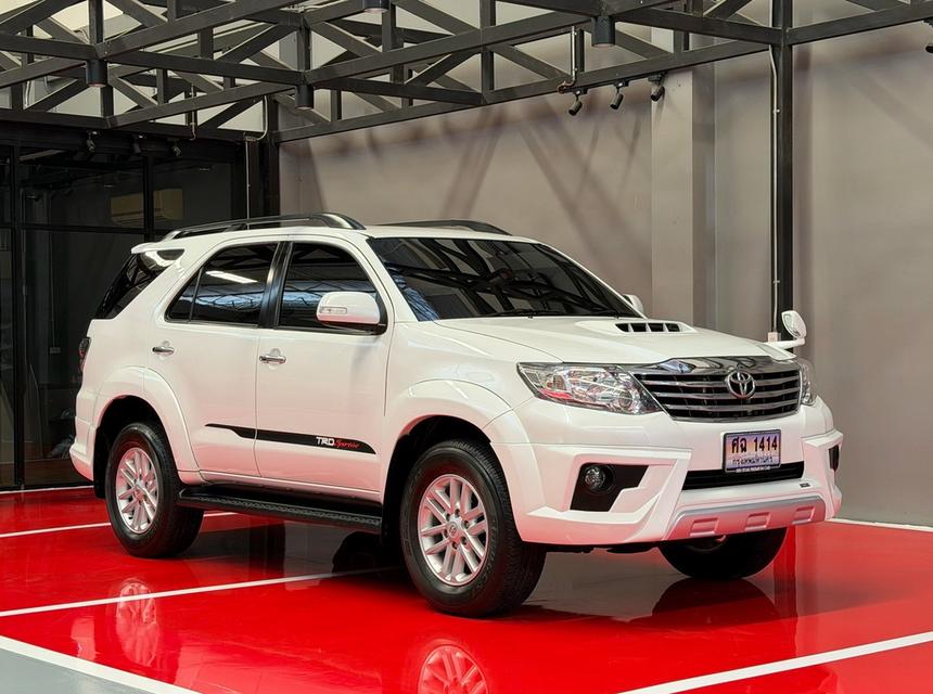2014 TOYOTA FORTUNER 3.0V 5เกียร์ รถมือเดียวออกป้ายแดง รถวิ่งน้อย ประวัติศูนย์ครบ รถไม่เคยมีอุบัติเหตุครับ