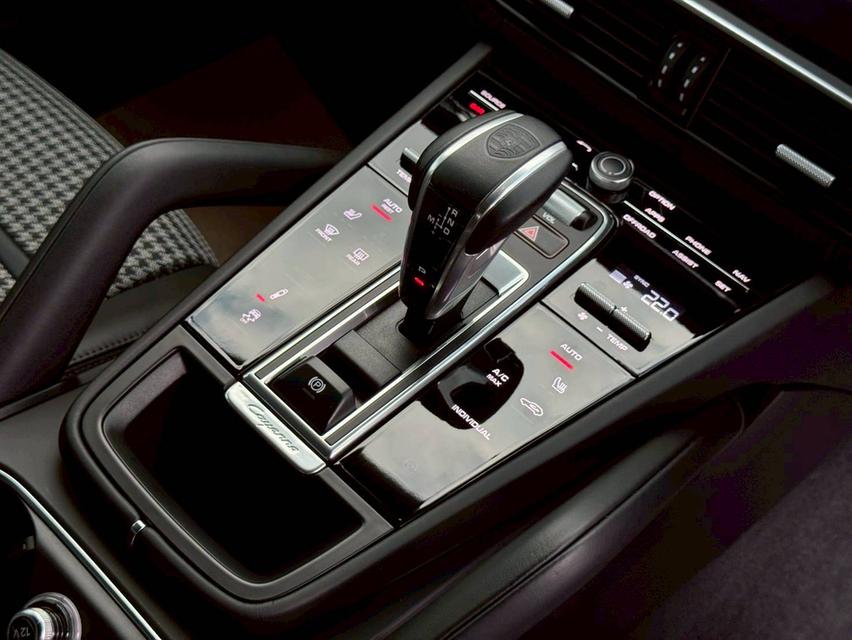 Porsche Cayenne e-hybrid Lightweight Coupe 2020 ไมล์หมื่นกว่าโลเท่านั้น น้อยสุดในตลาด 14