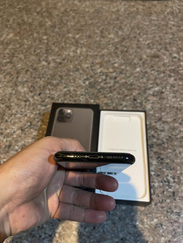 ขายไอโฟน11ProสีSpace Gray256กิ๊กมีกล่องไร้รอยตกใช้งานดีทุกๆฟังชั่นถูกๆ