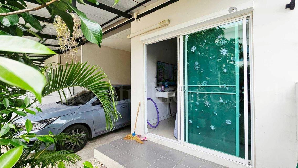 ทาวน์โฮม เจ ทาวน์ เอ็กคลูซีฟ รังสิต - คลอง 1 บ้านสวย พร้อมอยู่ 2