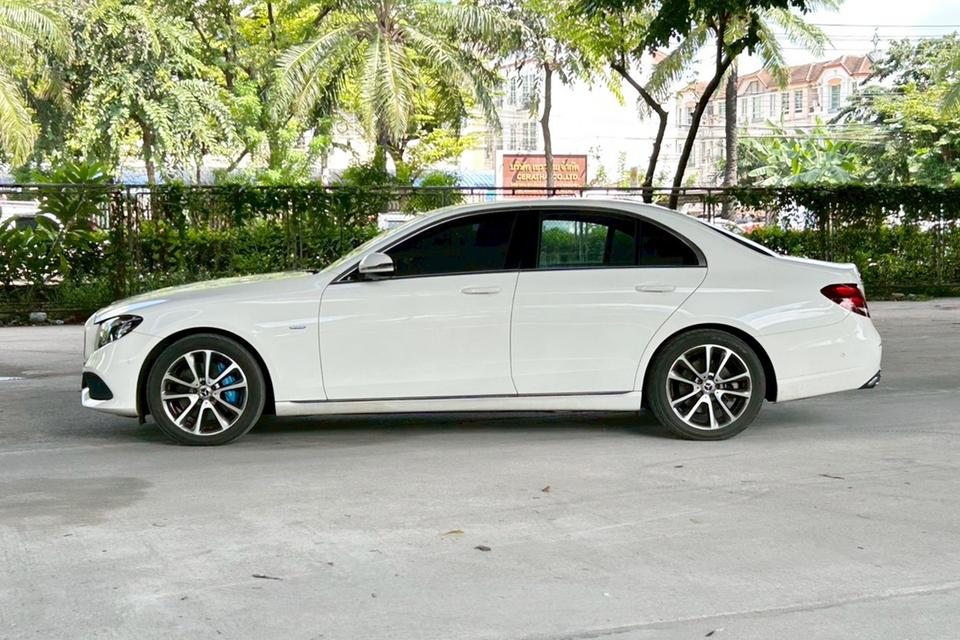 Mercedes-Benz E350e 2.0 Avantgarde W213 AT ปี 2017 8
