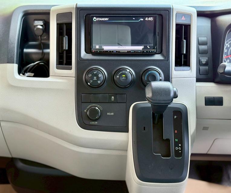 ปี 2020 TOYOTA COMMUTER, 2.8 สภาพสวย 12