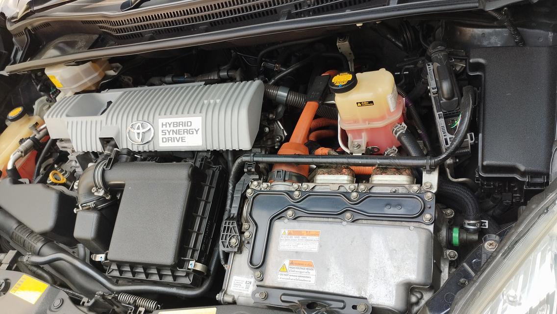 Toyota Prius 1.8 TRD Sportivo 2013 รูปที่ 4