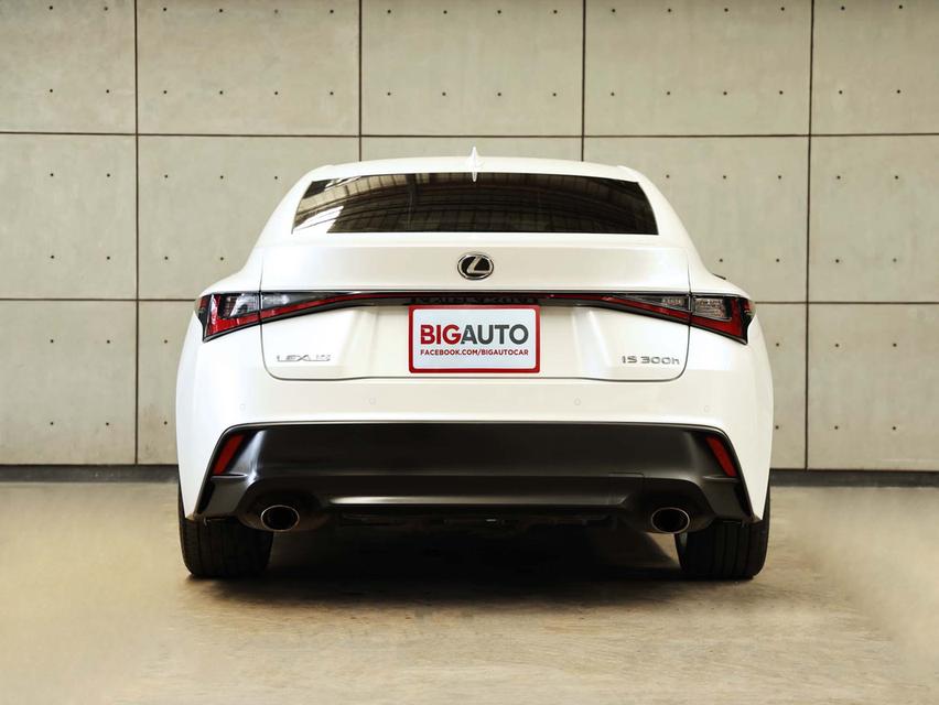 2023 Lexus IS300h 2.5 (ปี 13-26) Luxury Sedan AT B4304 รูปที่ 5