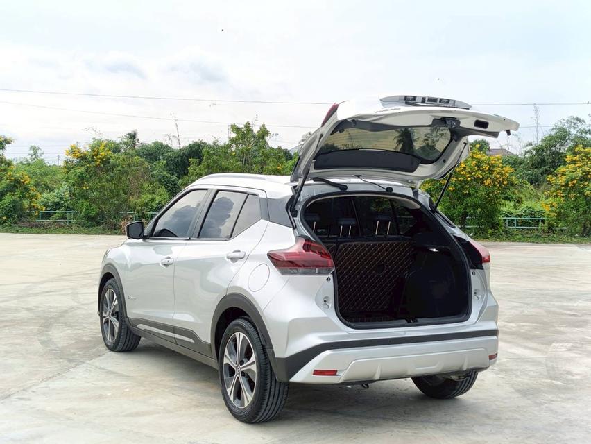 NISSAN Kicks Wagon 4dr V FWD 1.2i Y22 (mnc)สีเทา ออโต้ รถสวยรถบ้านสภาพป้ายแดง 7