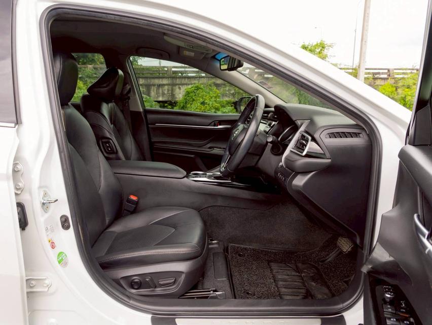 ขาย Toyota Camry 2.0G ปี19 13
