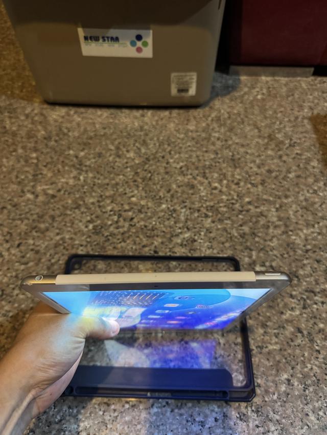 ขายiPadGen8สีหายากSilver128กิ๊กWifi Celluer ใส่ซิมได้สภาพสวยใช้งานดีถูกๆ 3