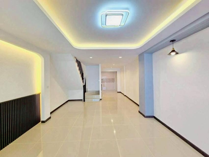 บ้านเลิศอุบล รามอินทรา 65  ถนนรามอินทรา แขวงท่าแร้ง เขตบางเขน กรุงเทพมหานคร 4