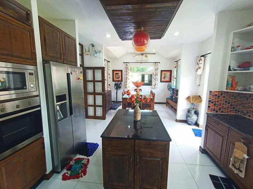 ขายบ้านสวยๆ 2 ชั้น ตกแต่งน่าอยู่ สามารถต่อยอดเป็นธุรกิจบ้านพักพูลวิลล่าได้ ยู่ฝั่งหาดบางเสร่ อ.สัตหีบ จ.ชลบุรี 11