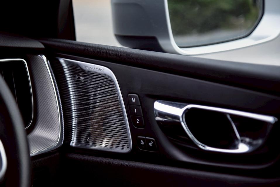 รหัสรถ CBL8457 Volvo XC60 Recharge T8 R-Design AT 2018 13