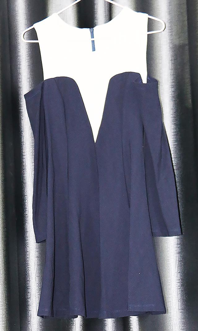 ชุดเดรสสั้นคอเหลี่ยมแขนยาวดีไซน์ทูโทน นํ้าเงิน-ขาว (Elegant Two-Tone Long Sleeve Mini Dress)_@SP008