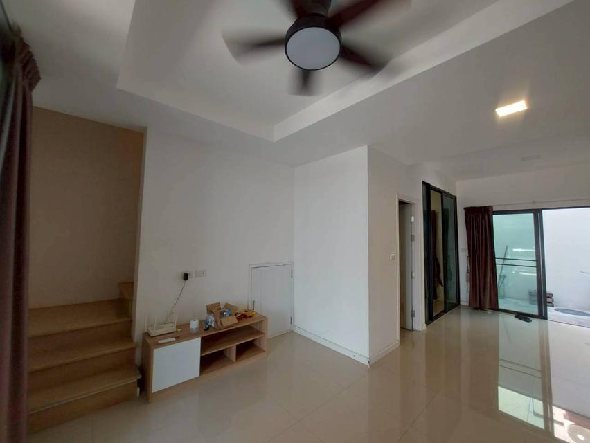 ขายบ้าน 2 ชั้น หลังมุม หมู่บ้านพาทิโอ ลาดกระบัง-มอเตอร์เวย์ 5