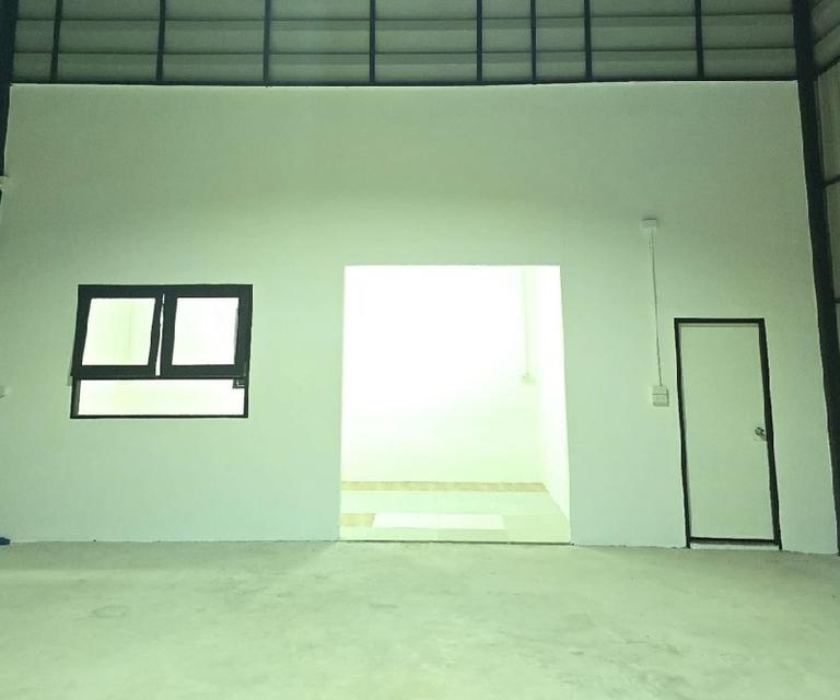 ให้เช่าโกดังพร้อมออฟฟิศ สภาพใหม่ ซอยกรุงเทพกรีฑา 35 / พื้นที่โกดัง 240 ตารางเมตร 6