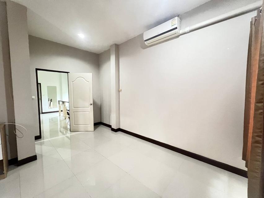 ให้เช่า บ้านเดี่ยว 2 ชั้น 50 ตร.วา รีโนเวทใหม่ ติดถนนสุขุมวิท เพียง 50 ม. ( ให้เลี้ยงสัตว์ได้ ) บ้านฉาง ระยอง 17