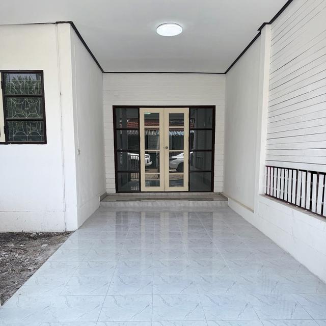 ทาวเฮ้าส์ชั้นเดียว มือสอง นิคม 304 ปราจีนบุรี 2