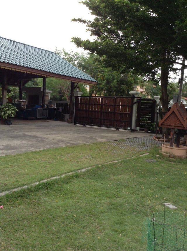 ขายบ้านพร้อมที่ดิน 400 ตรว. 40×40ม. แปลงหัวมุมบ้านปลูกเต็มเนื้อที่ 200 ตรว. สนาม 200 ตรว. (ลงเข็มเจาะไว้บนที่ดิน100ตรว พร้อมที่ดินพิพ์เขียว เผื่อครอบค 7