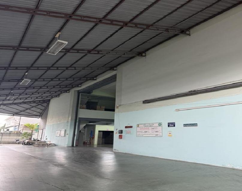 ให้เช่าโกดังพร้อมสำนักงาน / อาคาร 4 ชั้นครึ่ง / โกดังขนาดใหญ่ พื้นที่ใช้สอยกว่า 4600 ตารางเมตร / ทำเล พระราม 2 / พระราม 2 ซอย 51 ทำเลดีมาก ตรงข้าม Cen 1