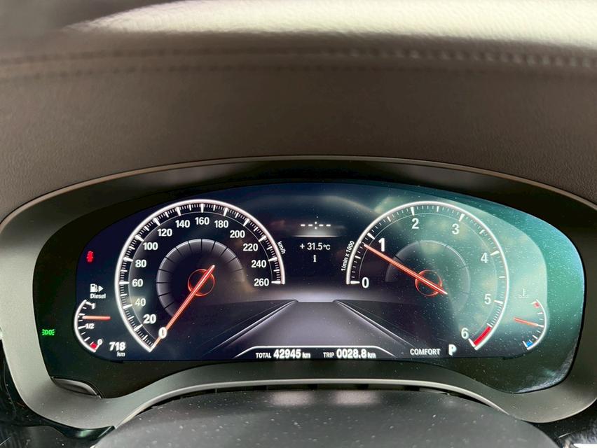 BMW 520 d M-Sport ปี 20 สีขาว ดีเซล ไมล์น้อยสุดในตลาด 40000 โลแท้ๆ หาไม่ได้แล้ว มือเดียว สภาพเหมือนป้ายแดง 10