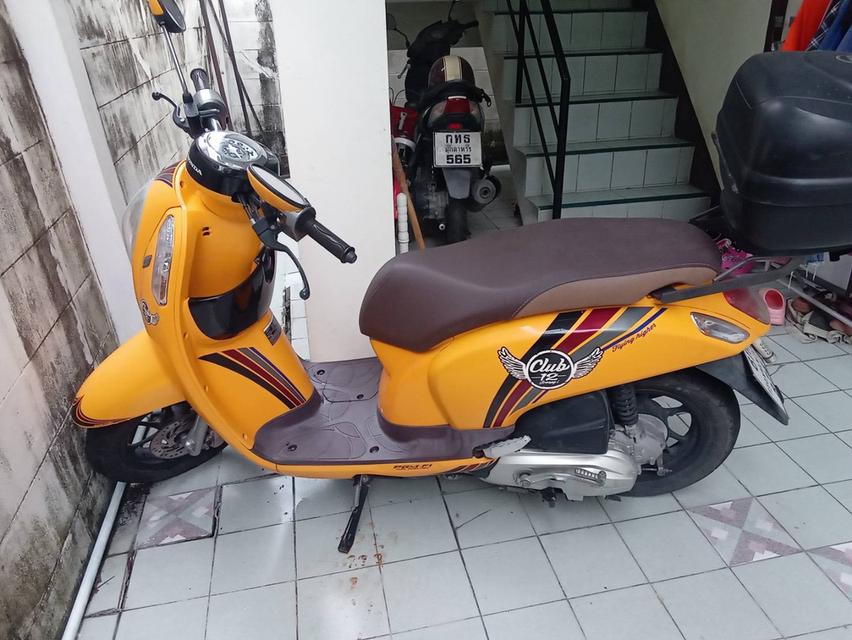 Honda Scoopy i ปี2016 สีเหลือง มือสองใช้มือเดียว 3