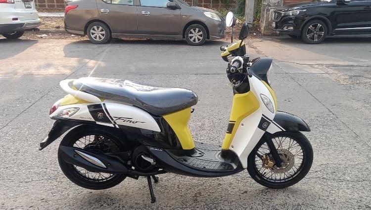 Yamaha fino สีขาว-เหลือง-ดำ 2