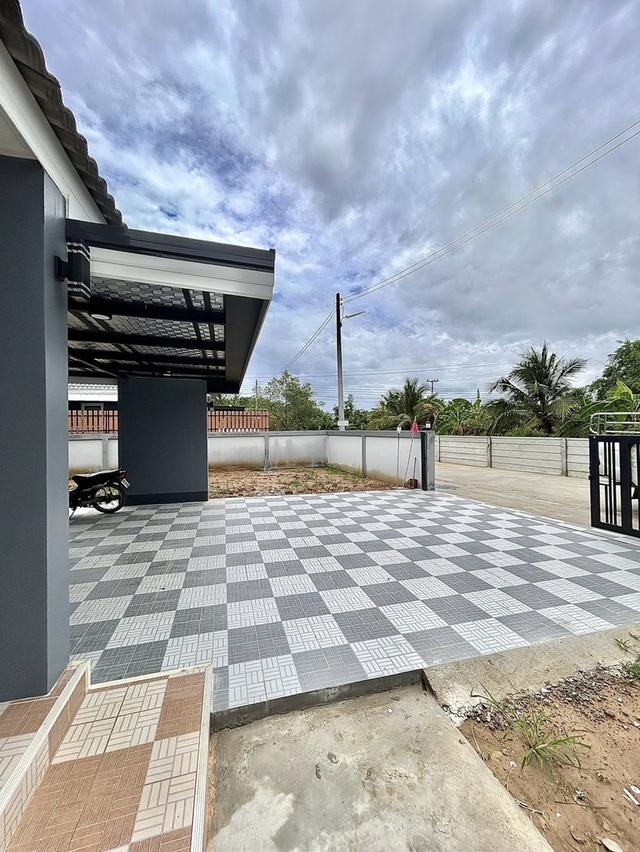 ขายบ้านสร้างใหม่อำเภอกำแพงแสน นครปฐม เนื้อที่ 110ตรว. 3ห้องนอน 2ห้องน้ำ ฟรีแอร์ 4เครื่อง บ้านทำเลดีน่าอยู่ 19