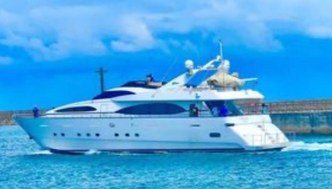 YACHT AZIMUT JUMBO 100 Feet 1