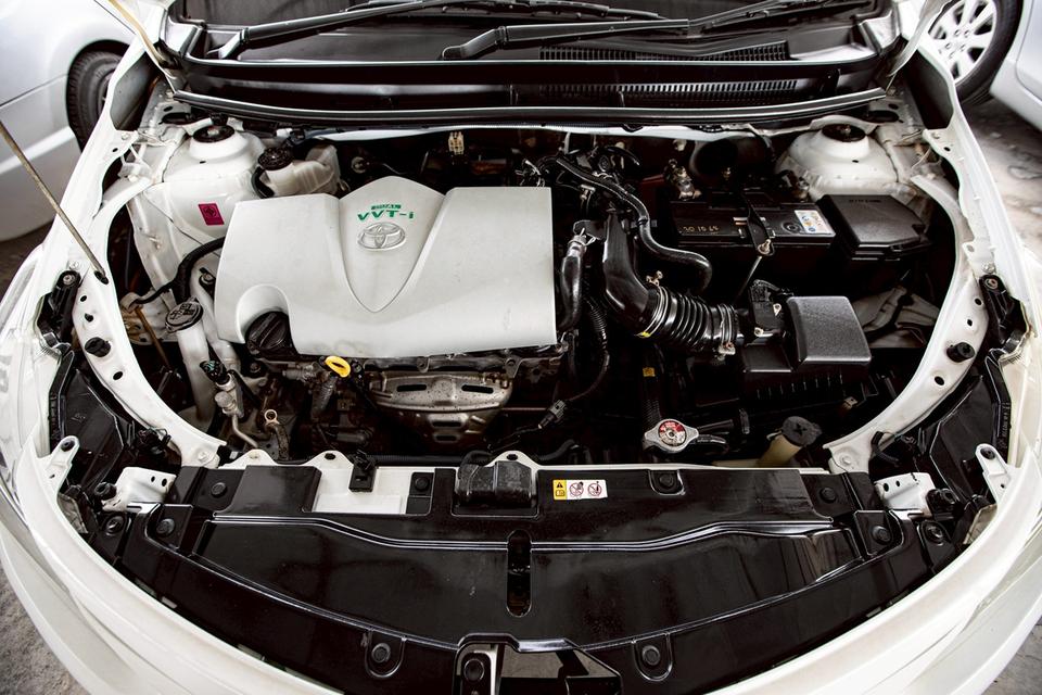 Toyota Vios 1.5E ปี 2017 สีขาว 12