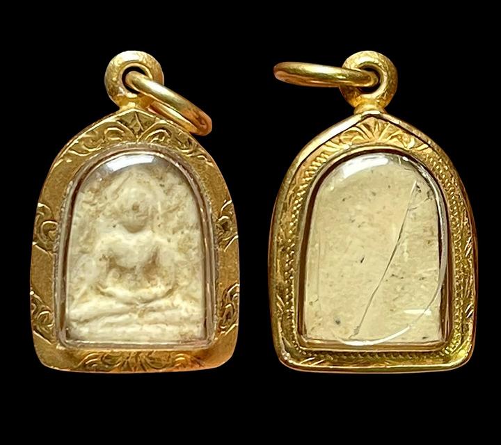 พระซุ้มกอ พิมพ์เล็ก มีลายกนก กรุกำแพงเพชร กรอบทอง 2