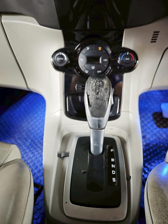 Ford Fiesta 1.0 Turbo Eco Boost AT ปี 2015 รถสวยไมล์น้อย  13