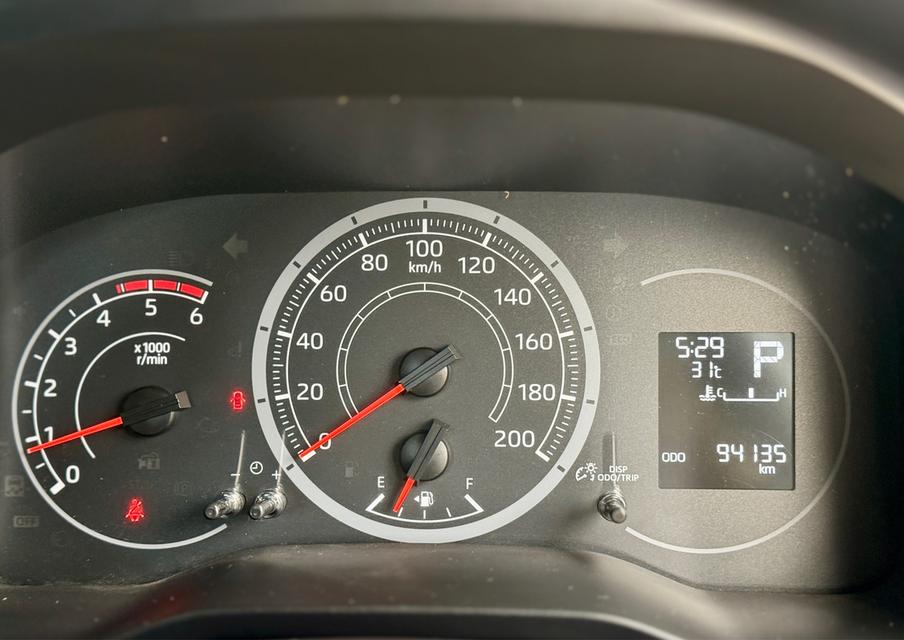 TOYOTA COMMUTER 2.8 2020   17