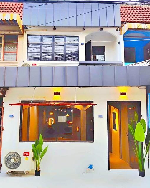 เซ็นทรัล รามอินทรา 2.6 กม.แหล่งเศรษฐกิจ ให้เช่าทาวน์เฮาส์หรู 2 ชั้น 25 ตร.วา. 200 ตร.ม. ไอทีสแควร์ หลักสี่ MRTราชภัฏพระน 2