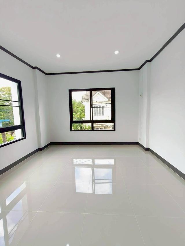 ขายบ้านหลังมุม ตรงข้ามสโมสรหมู่บ้าน | รหัส ST-O หมู่บ้านบุศรินทร์ ถ.พระยาสุเรนทร์ ซอย 40 เขตคลองสามวา กรุงเทพฯ