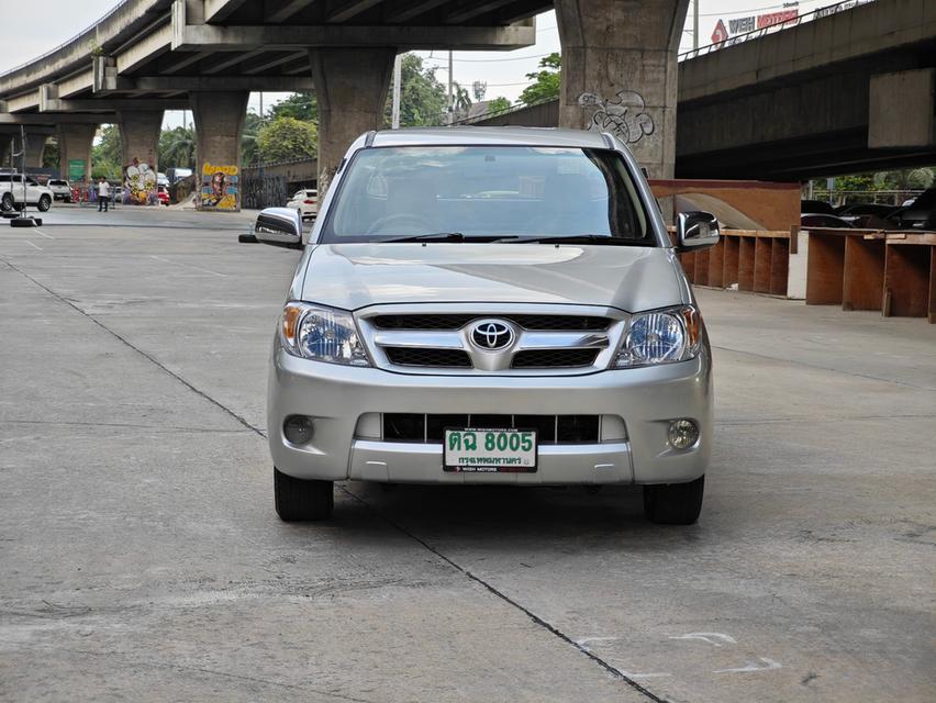 ขายรถ Toyota Vigo 2.5G Cab ปี 2005 สีเทา เกียร์ธรรมดา  2