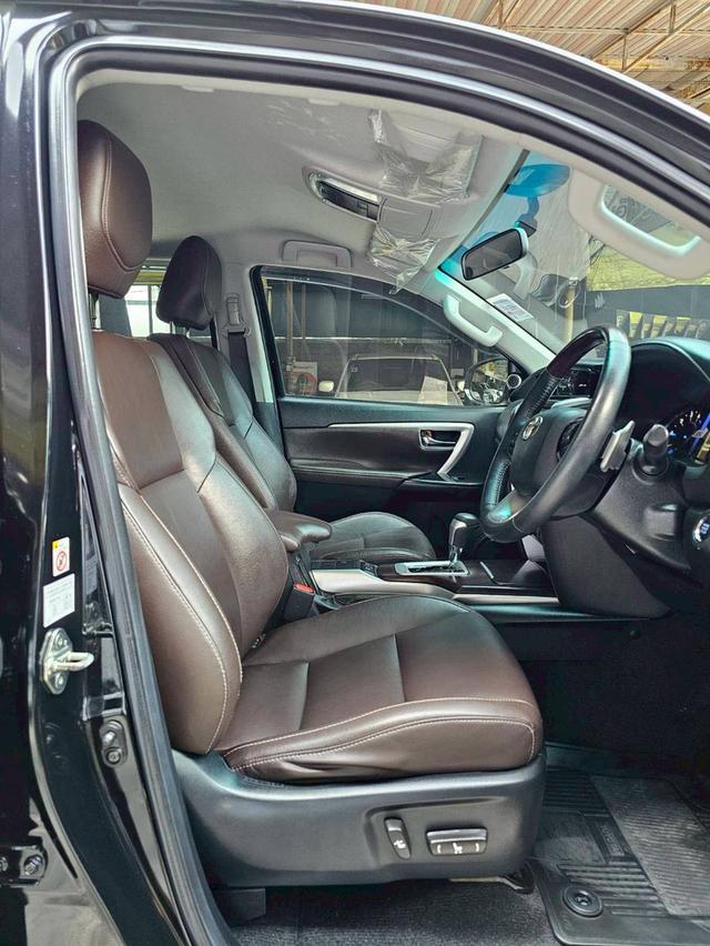 TOYOTA FORTUNER 2.4 V ปี 18 AT 7
