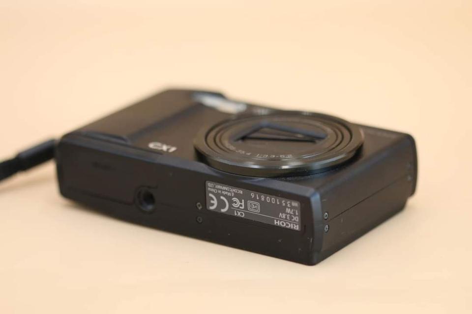กล้องคอมแพค Ricoh CX1 2