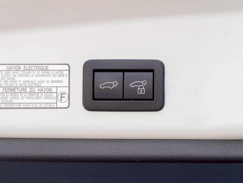 Toyota Cross 1.8 Hybrid Premium ปี 2023 จด 2025 12