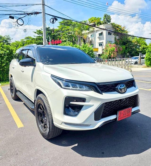 Toyota Fortuner 2.8TRD ปี18 3